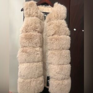 Women’s faux fox fur vest. Coat jacket for winter